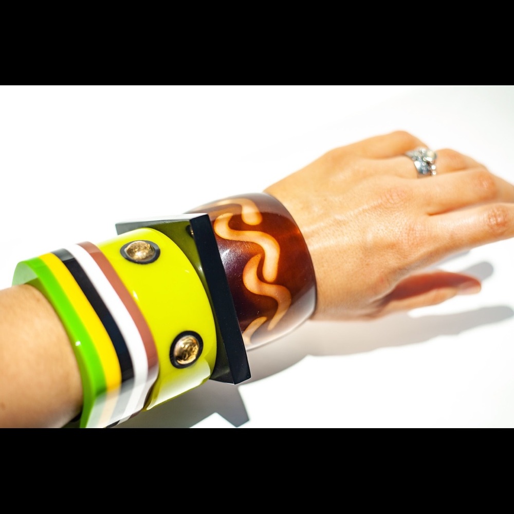 Handmade! Wide Vintage Repro Chunky Bangle! 2 left - Picture 6 of 8